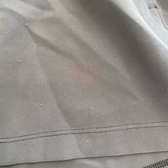 Lululemon grey high rise short size 4 - Picture 3 of 5